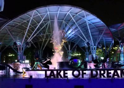 Lake of Dreams at Resorts World Sentosa in Singapore comes to life!
